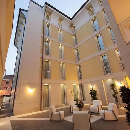 Apartmanhotel Residenza Agnello D'oro 3*