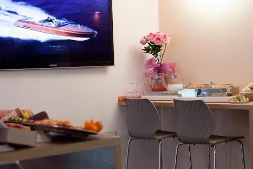 Residenza Agnello D'oro 3* ブッソレンゴ