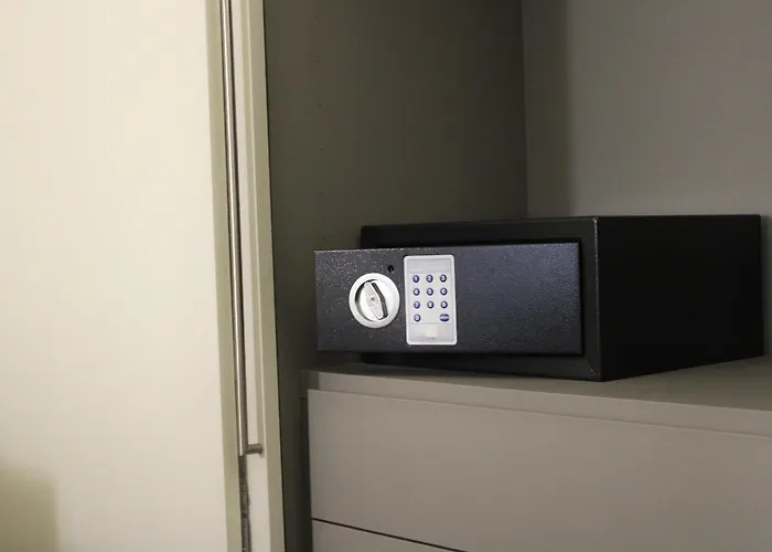 Residenza Agnello D'oro アパートホテル ブッソレンゴ