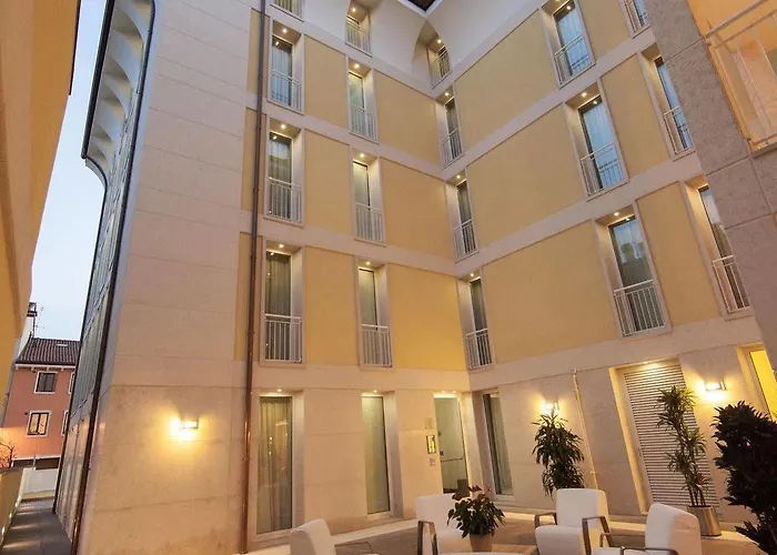 アパートホテル Residenza Agnello D'oro 3*