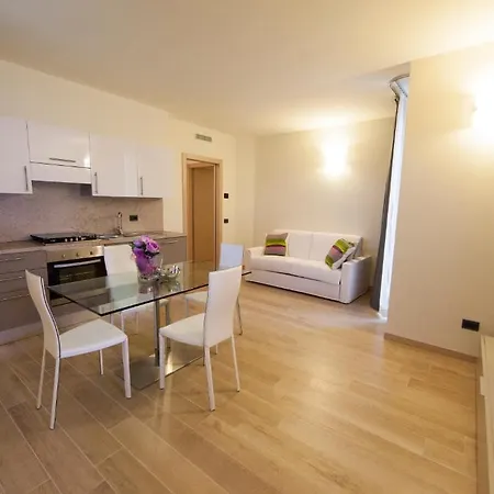 Ξενοδοχείο με διαμερίσματα Residenza Agnello D'oro Bussolengo