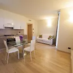 アパートホテル Residenza Agnello D'oro ブッソレンゴ